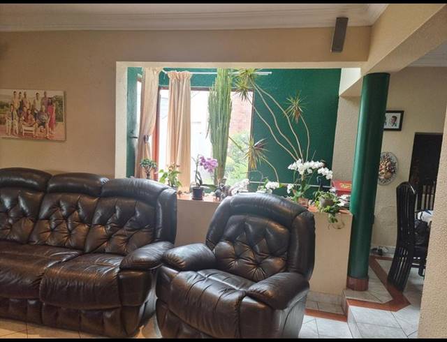 4 BEDROOM HOUSE FOR SALE IN MARAIS STEYN PARK